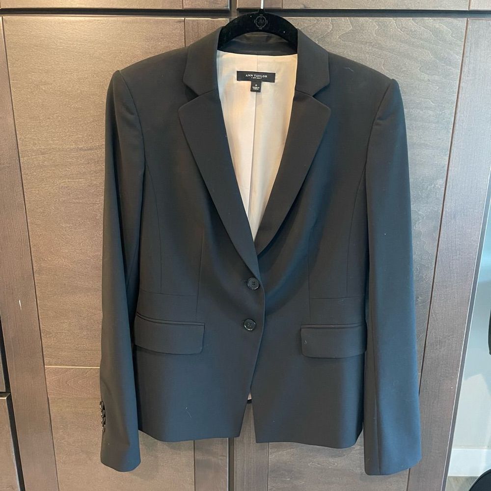 Ann Taylor Suit Jacket and Suit Pants, business suit size 2 jacket size 4P pants